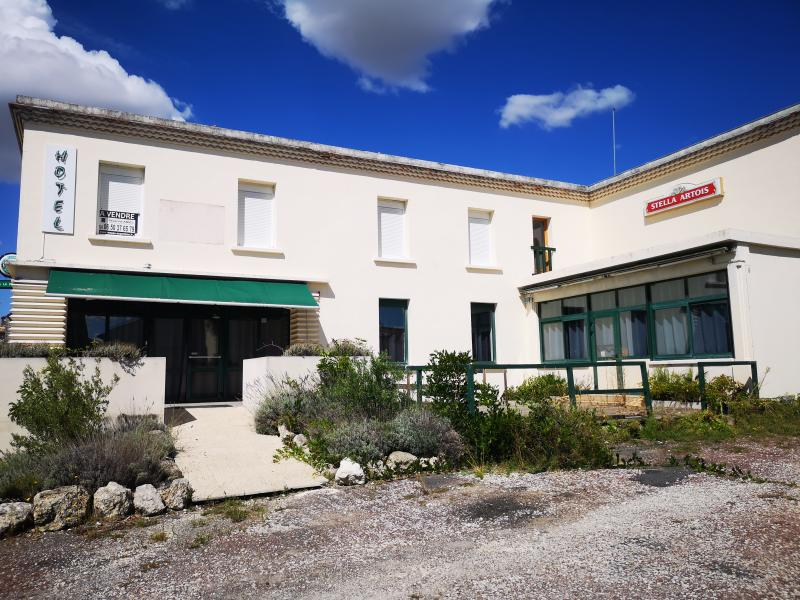 Jonzac 17500 – Vente immeuble 16&nbsp;pièces