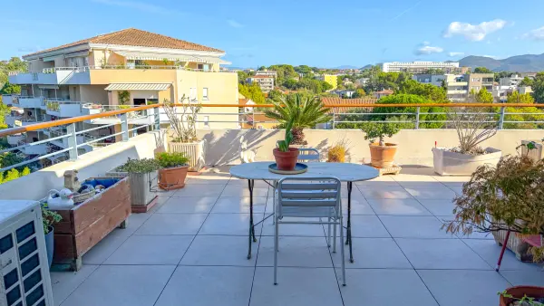 Fréjus 83600 – Vente appartement 3&nbsp;pièces 2&nbsp;chambres