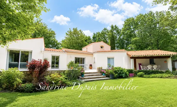Saintes 17100 – Vente maison/villa 6&nbsp;pièces 3&nbsp;chambres