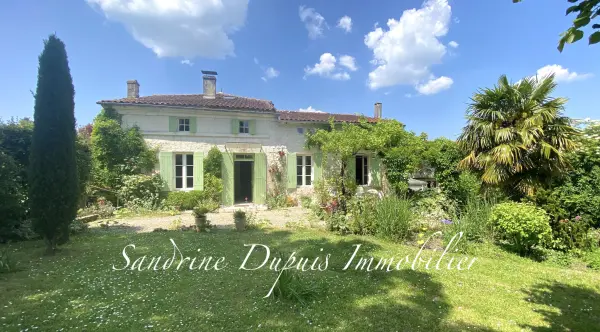 Pons 17800 – Vente maison/villa 7&nbsp;pièces 5&nbsp;chambres