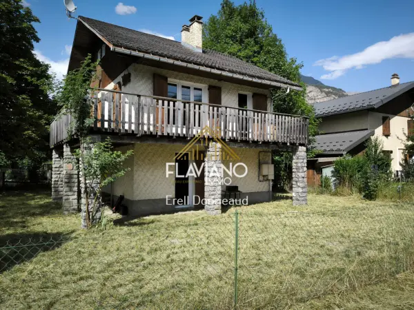 Jausiers 04850 – Vente maison/villa 13&nbsp;pièces 5&nbsp;chambres