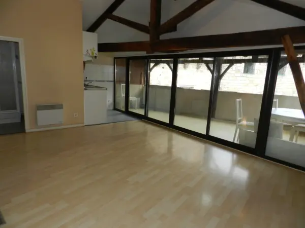 Figeac 46100 – Location appartement 2&nbsp;pièces 1&nbsp;chambre