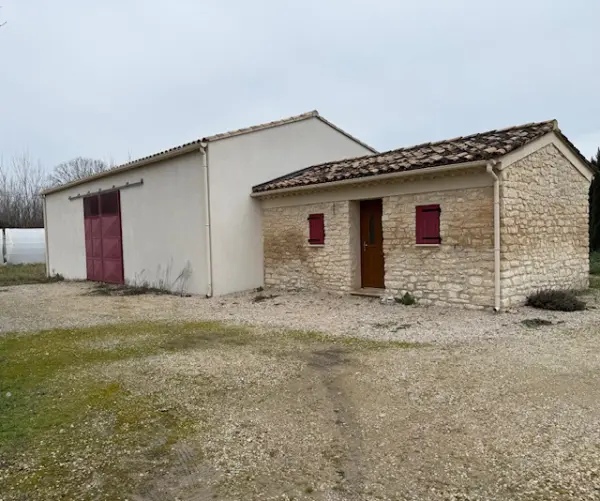 Velleron 84740 – Location local