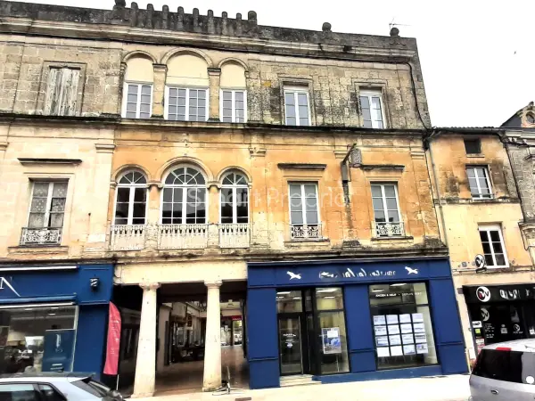 Fontenay-le-Comte 85200 – Vente immeuble 6&nbsp;chambres