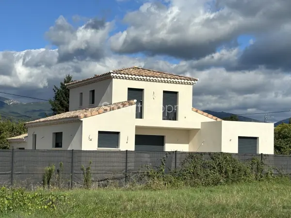 Valréas 84600 – Vente maison/villa 6&nbsp;pièces 4&nbsp;chambres