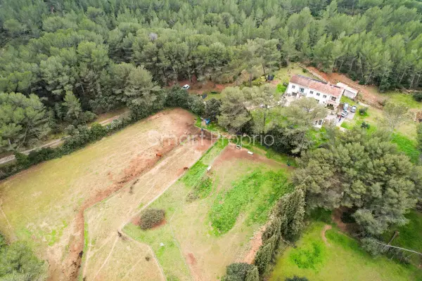 Miramas 13140 – Vente de prestige maison/villa 10&nbsp;pièces 5&nbsp;chambres