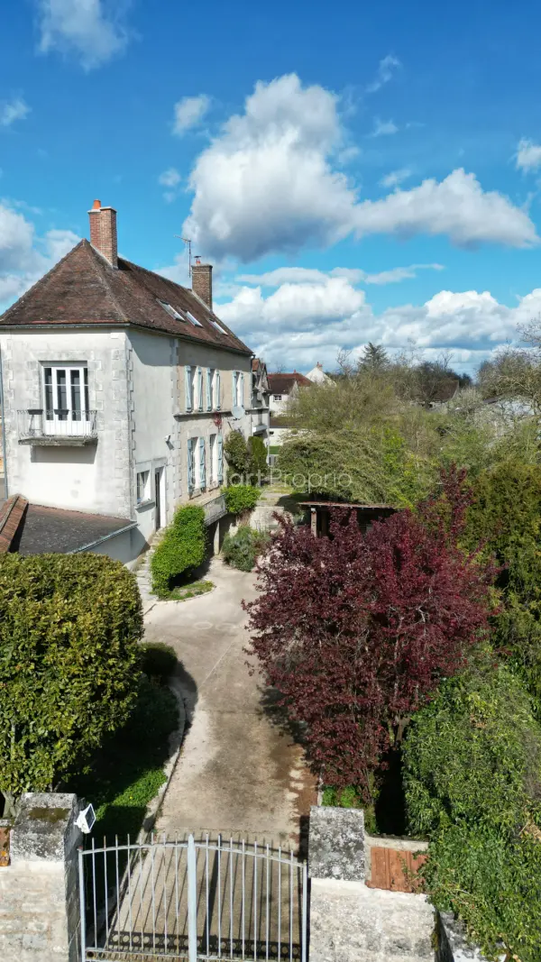 Noyers 89310 – Vente maison/villa 8&nbsp;pièces 6&nbsp;chambres
