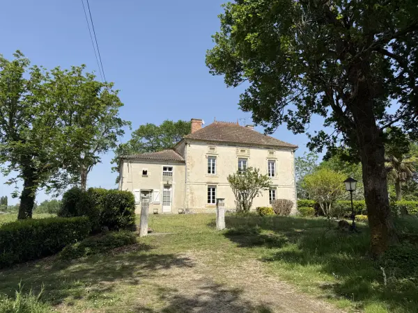 Castelnau-d&rsquo;Auzan 32440 – Vente maison/villa 9&nbsp;pièces 5&nbsp;chambres