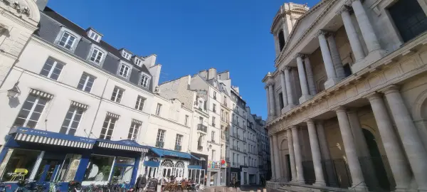 Paris 75001 – Vente loft/atelier/surface 5&nbsp;pièces 2&nbsp;chambres
