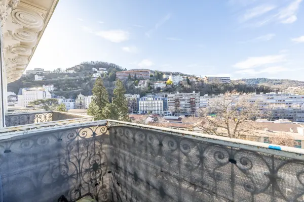 Royat 63130 – Vente de prestige appartement 4&nbsp;pièces 3&nbsp;chambres