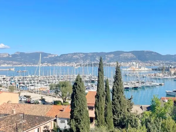 Saint-Mandrier-sur-Mer 83430 – Vente maison/villa 8&nbsp;pièces 6&nbsp;chambres