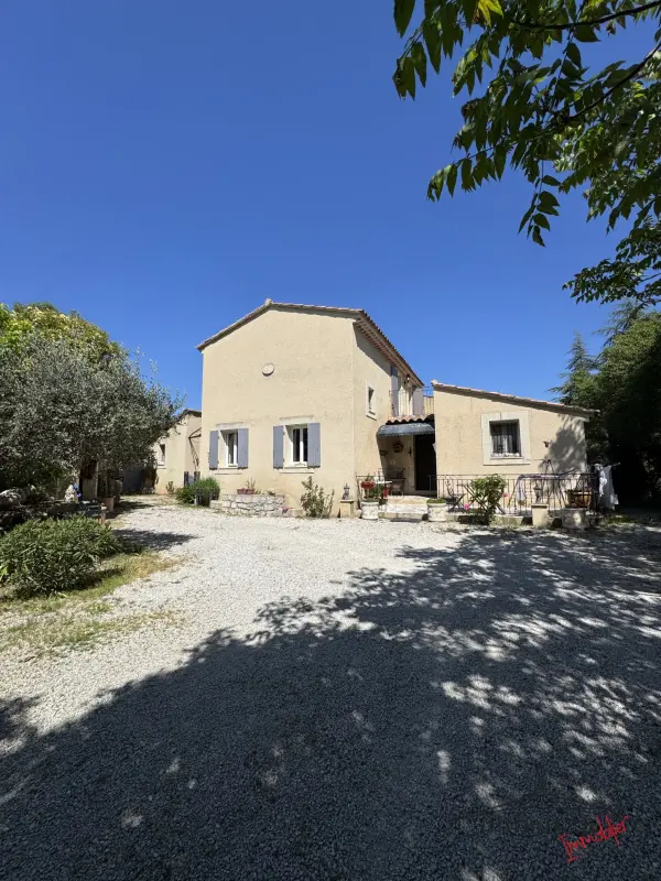Sablet 84110 – Vente maison/villa 5&nbsp;pièces 2&nbsp;chambres