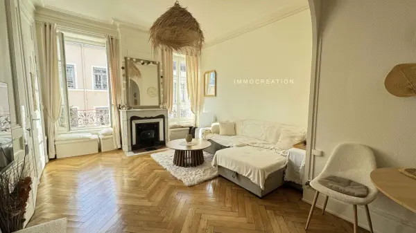 Lyon 69006 – Vente de prestige appartement 2&nbsp;pièces 1&nbsp;chambre